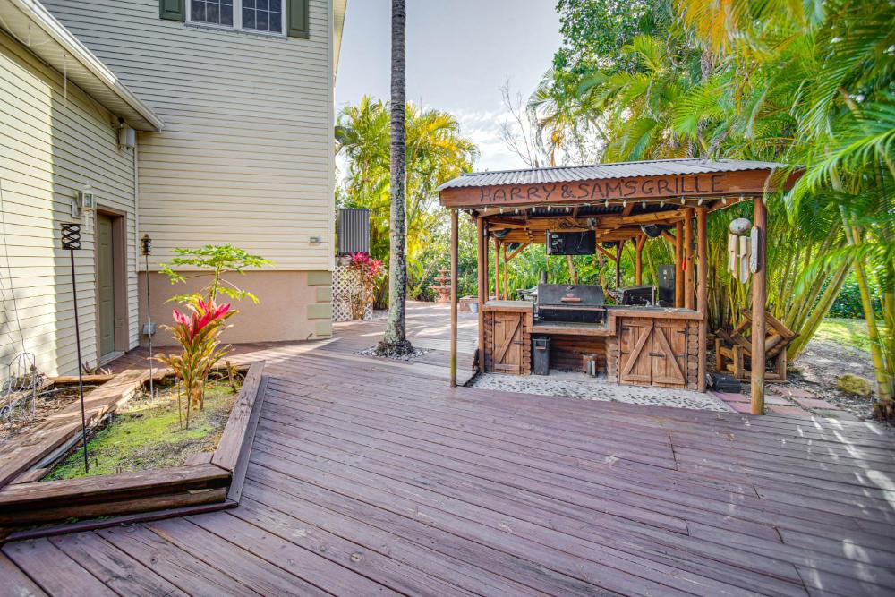 Fort Myers Getaway with Hendry Creek Access!